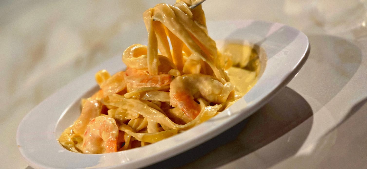 Pasta Alfredo con Camarones