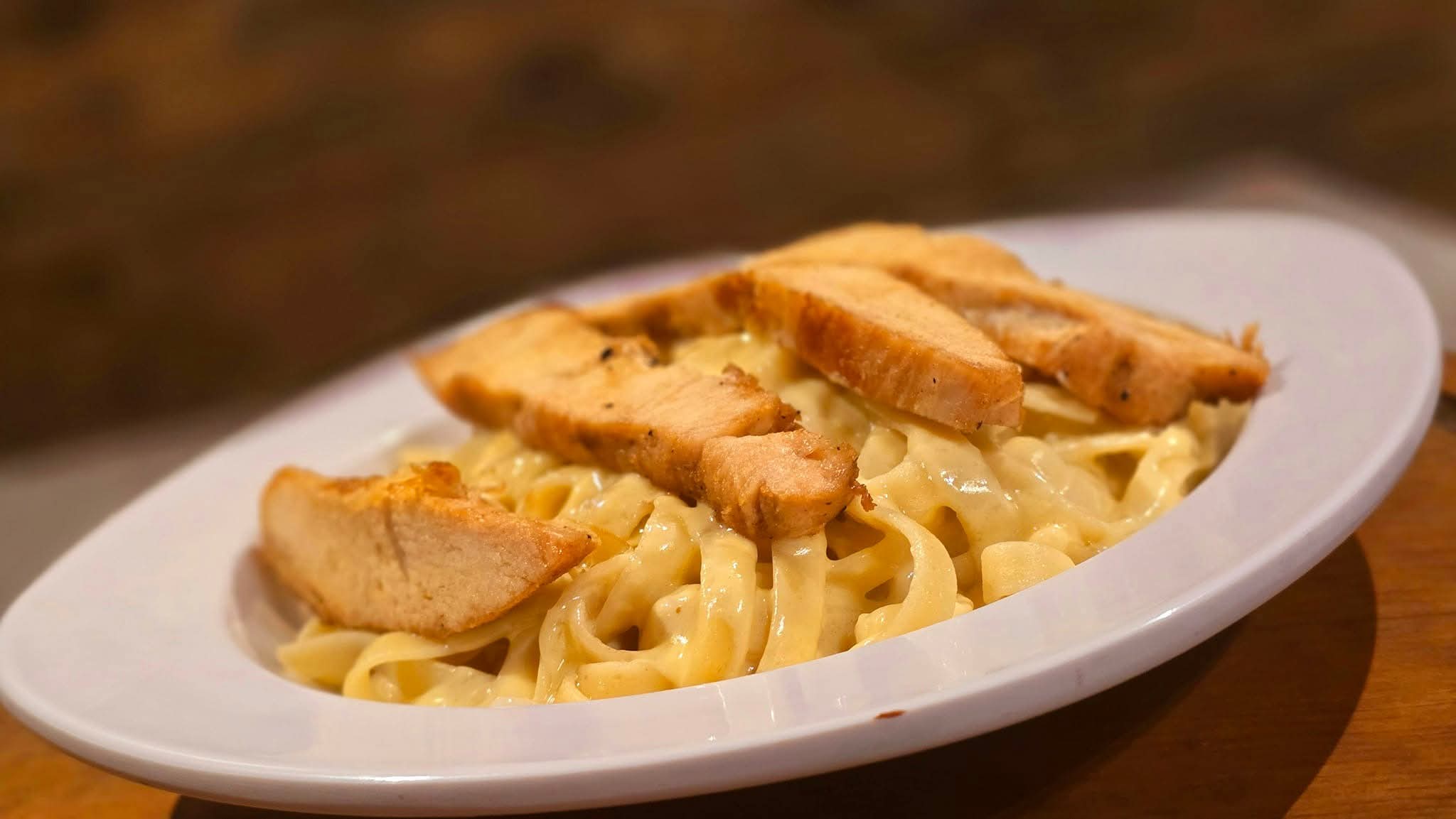 Pasta Alfredo con Pollo