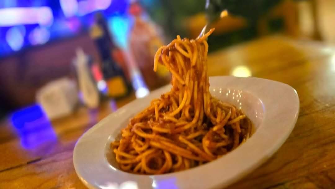 Spaghetti con Salsa de Tomate
